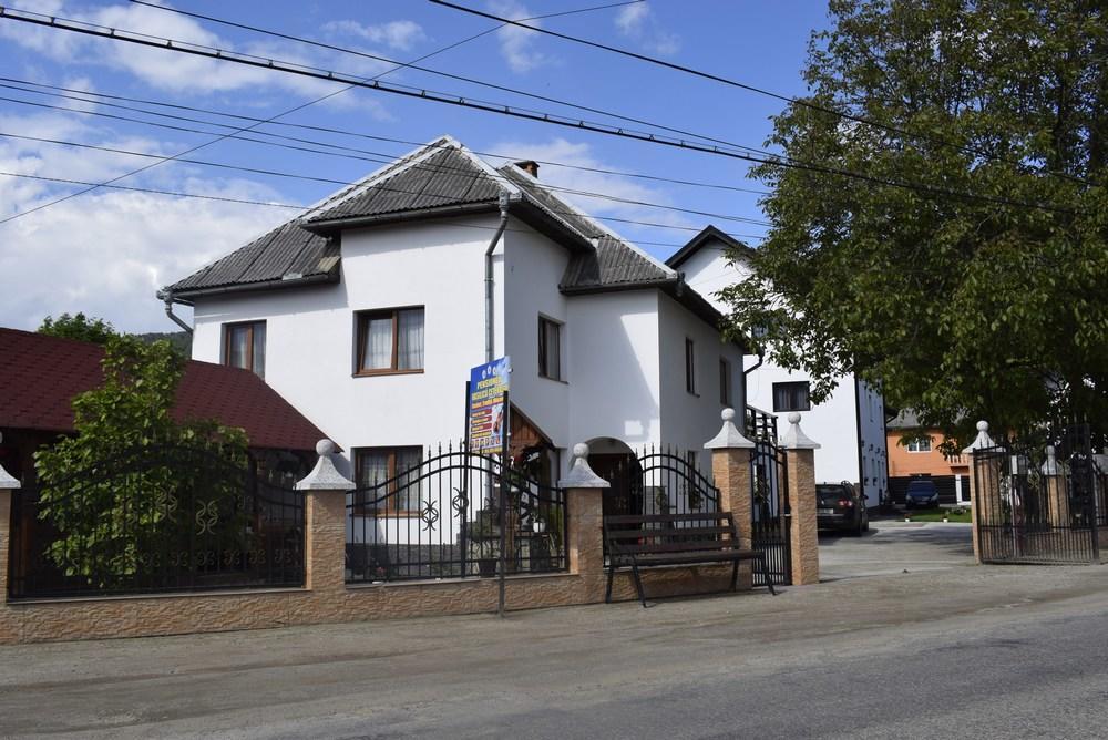 Onceşti Pensiunea Vasilica Ceterasu מראה חיצוני תמונה